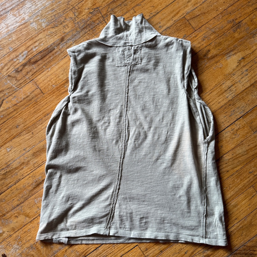 FLAWED - We The Free -‎ Xena Turtleneck Muscle Tank - Picture 4 of 9